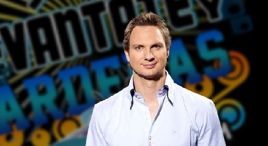 Estimado Sr. Cárdenas, las vacunas no provocan autismo.